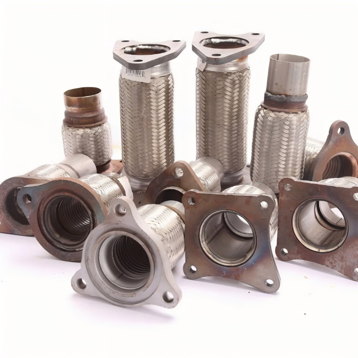 Servizio di saldatura di tubo con flangia in acciaio inossidabile 304 per sistemi automobilistici 2 304 stainless steel Pipe with Flange Welding Service for custom car applications<br>