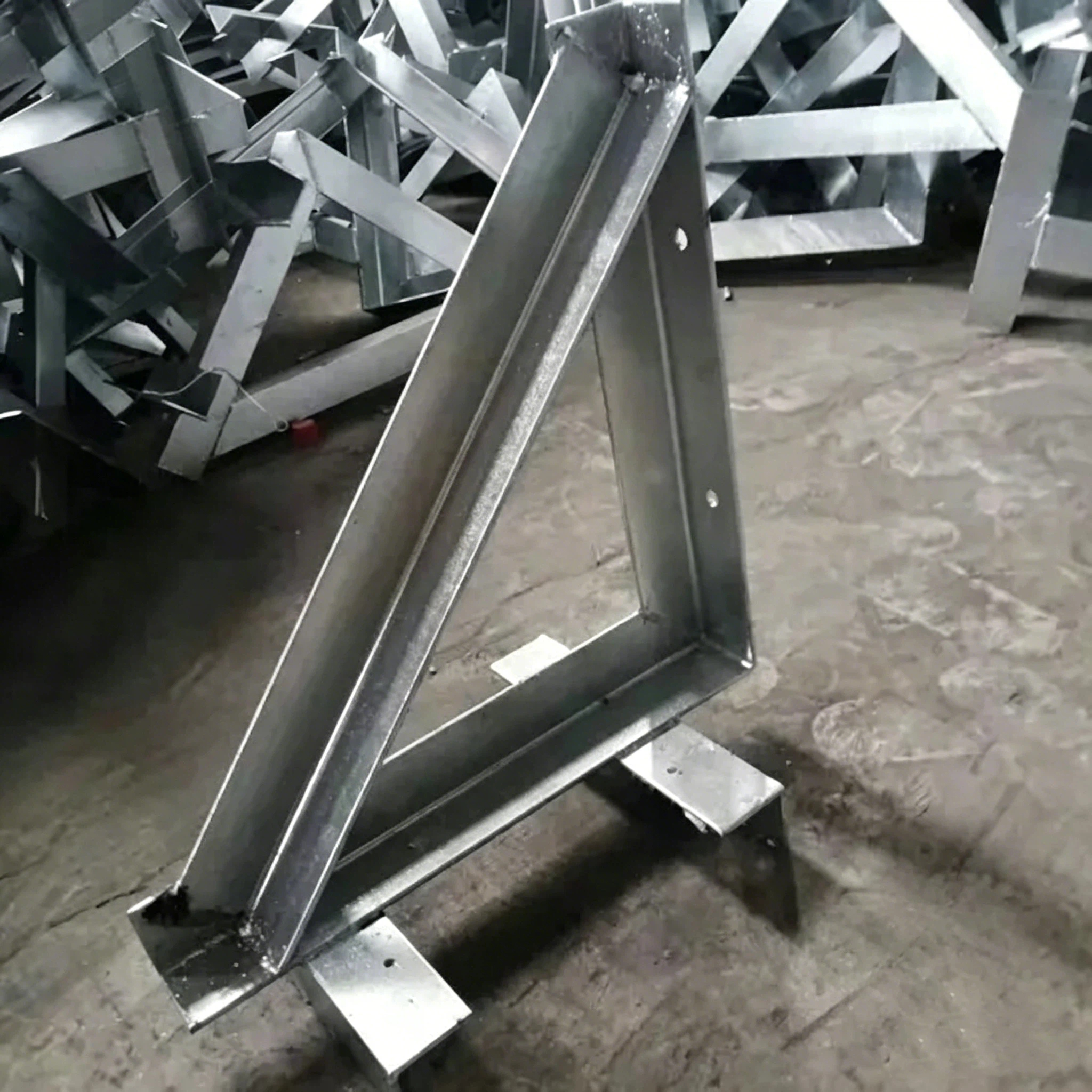 Soporte de Ángulo de Soldadura Preciso 90 Grados Unión Estructural de Borde Cuadrado 2 Welding Angle Bracket resistente a la corrosión para estructuras metálicas exteriores