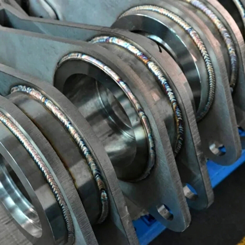 Carbon steel welding on galvanized surfaces with proper fume extraction
