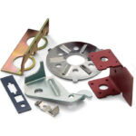 Servicios de estampado de metales personalizados que producen componentes industriales embutidos, doblados, soldados y acabados