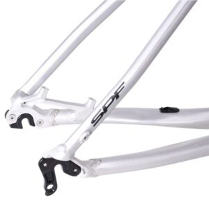 Cadre de vélo en titane personnalisé avec profil de soudure lisse et construction résistante à la fatigue