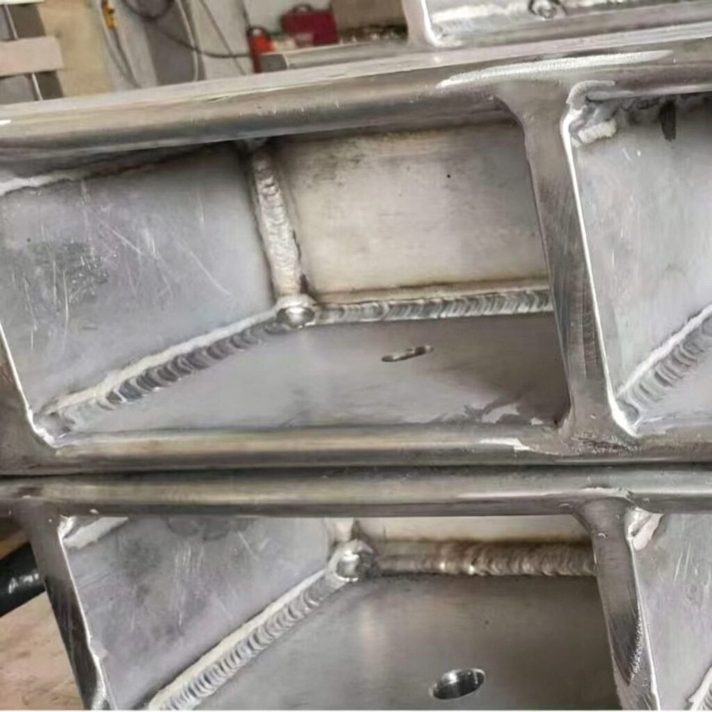 Wetterfester Außenaluminiumschrank 48x24x18 Zoll Gehäuse 4 Heavy duty Outdoor Aluminum Cabinet for outdoor equipment protection with custom size options<br>Schwerlast-Outdoor-Aluminiumschrank für den Schutz von Außengeräten mit kundenspezifischen Größenoptionen